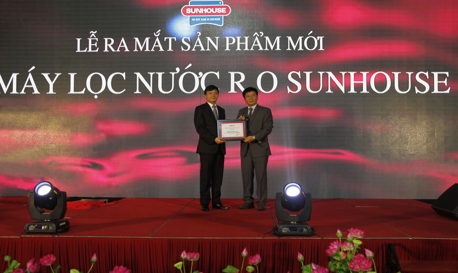 Tập đoàn Sunhouse tưng bừng ra mắt sản phẩm mới máy lọc nước R.O Sunhouse 9
