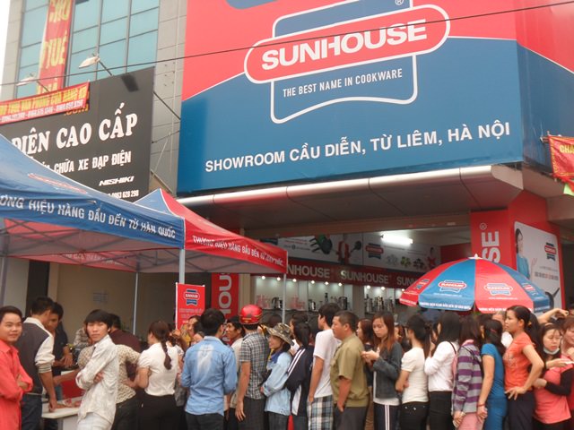Brandshop Sunhouse “Khai trương giá sốc – Cơn lốc quà tặng”