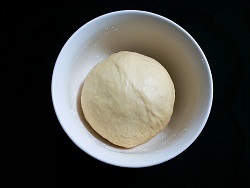 Cách làm bánh mỳ quẩy thơm mềm bằng chảo chống dính SUNHOUSE 1