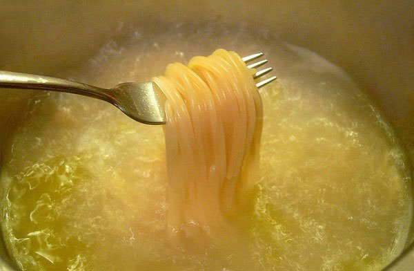 Cách làm mỳ Spaghetti thịt bò sốt cà chua với nồi Anod 2
