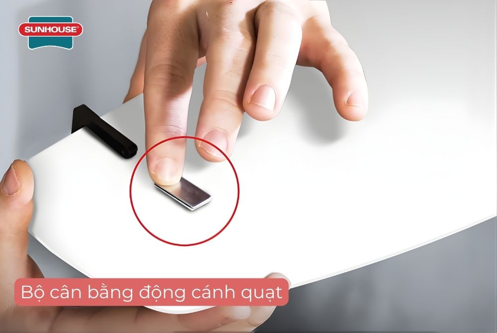 Bộ cân bằng động giúp giải quyết tình trạng trọng lượng cánh không đều, từ đó hạn chế rung lắc