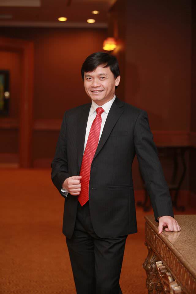 Chủ tịch HĐQT Nguyễn Xuân Phú vinh dự nhận giải Top 100 Phong Cách Doanh nhân 2013-2014