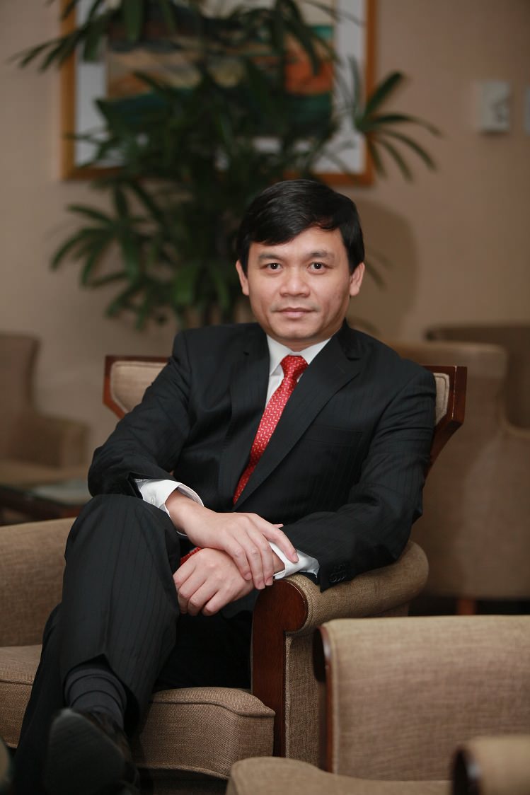Chủ tịch Hội đồng Quản trị Tập đoàn Sunhouse Nguyễn Xuân Phú đạt giải thưởng Sao Đỏ Việt Nam 2014