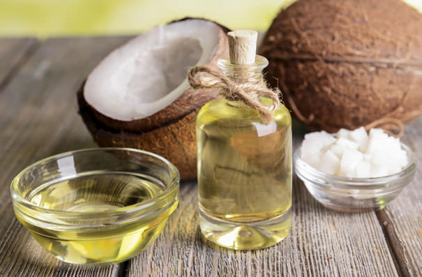 Dưỡng tóc bằng dầu dừa có thật sự hiệu quả?