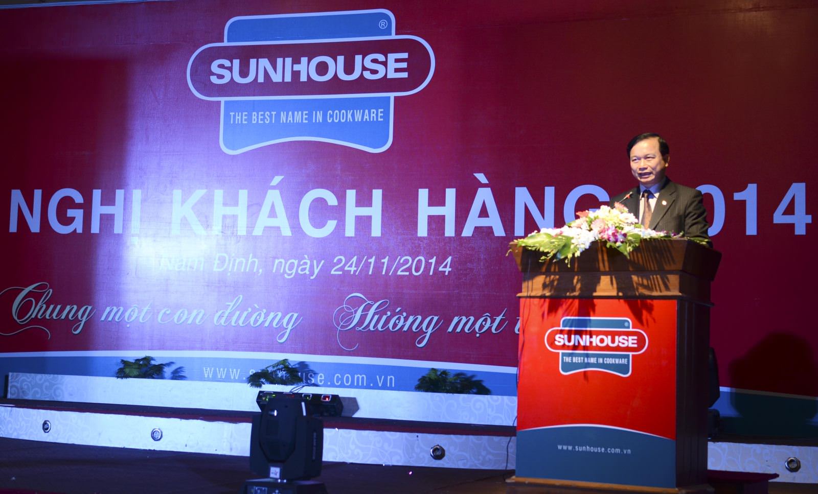 Hội nghị khách hàng Sunhouse tại Nam Định 2014: Chung một con đường – Hướng một tương lai