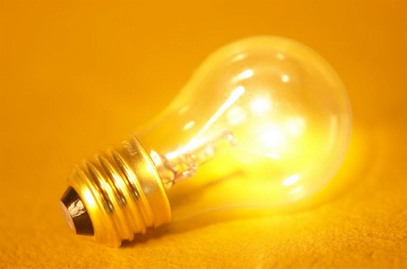 Lựa chọn bóng đèn sạc tích điện phù hợp với từng mục đích sử dụng 2