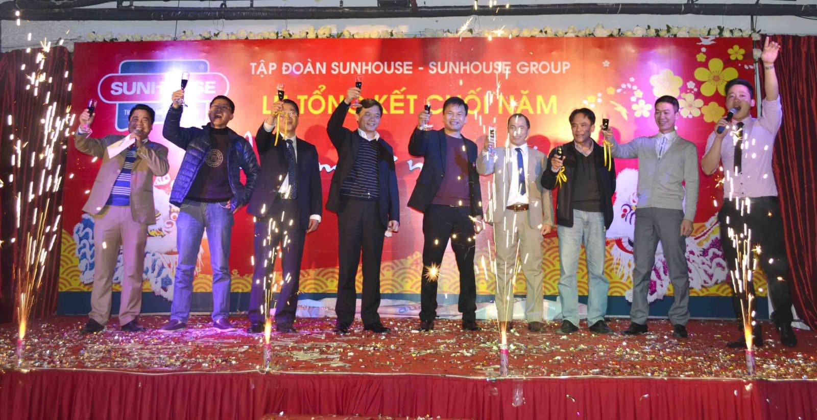 Lễ tổng kết cuối năm 2014 Sunhouse Group ý nghĩa, ấn tượng và ấm cúng 9