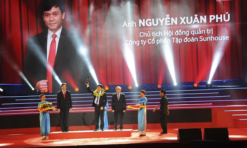 Lễ trao Giải thưởng Sao Đỏ - 100 Doanh nhân trẻ Việt Nam tiêu biểu 2014