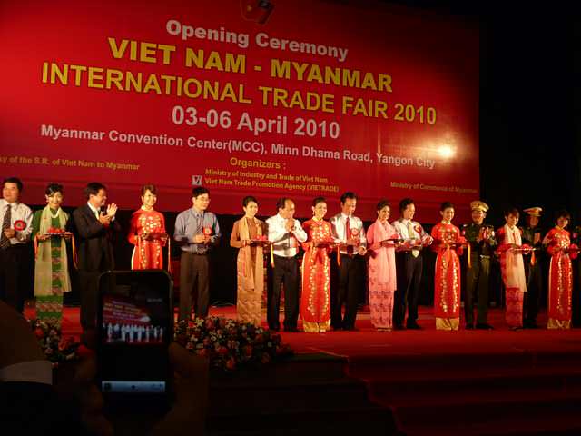 Sunhouse tham dự hội chợ hàng Việt Nam tại Myanmar 3