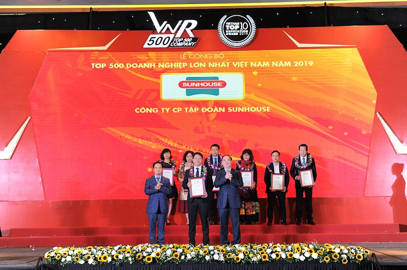 SUNHOUSE tiếp tục lọt Top 500 Doanh nghiệp lớn nhất Việt Nam 2019 01