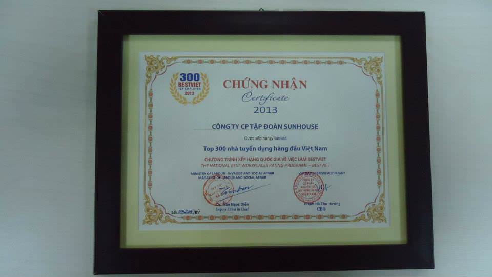 Tập đoàn Sunhouse đạt giải Top 300 Nhà Tuyển Dụng hàng đầu Việt Nam 2013