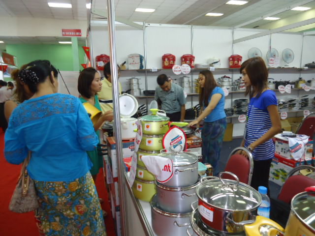 Tập đoàn Sunhouse ghi dấu ấn tại Hội chợ hàng Việt Nam tại Myanmar 2013 1