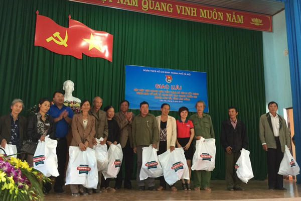 Tập đoàn SUNHOUSE thăm hỏi, giao lưu và tặng 218 suất quà tới cựu thanh niên tiền trạm Thủ đô đi xây dựng vùng kinh tế mới tại huyện Lâm Hà - Lâm Đồng
