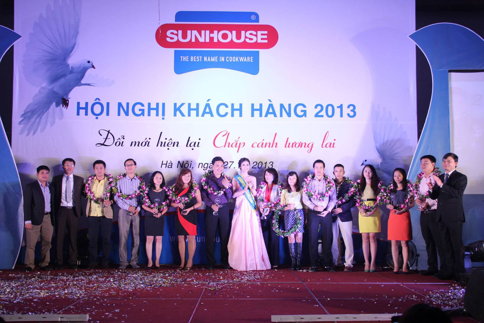 Tập đoàn Sunhouse tổ chức Hội nghị khách hàng- công bố Đại sứ thương hiệu 7
