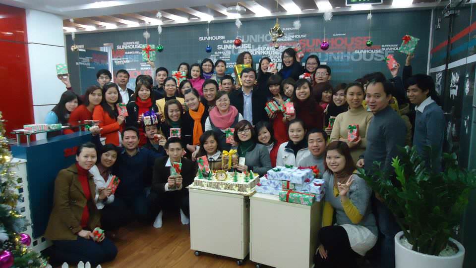 Tập đoàn Sunhouse tổ chức Noel 2013 và sinh nhật cho CBNV có ngày sinh trong tháng 12 3