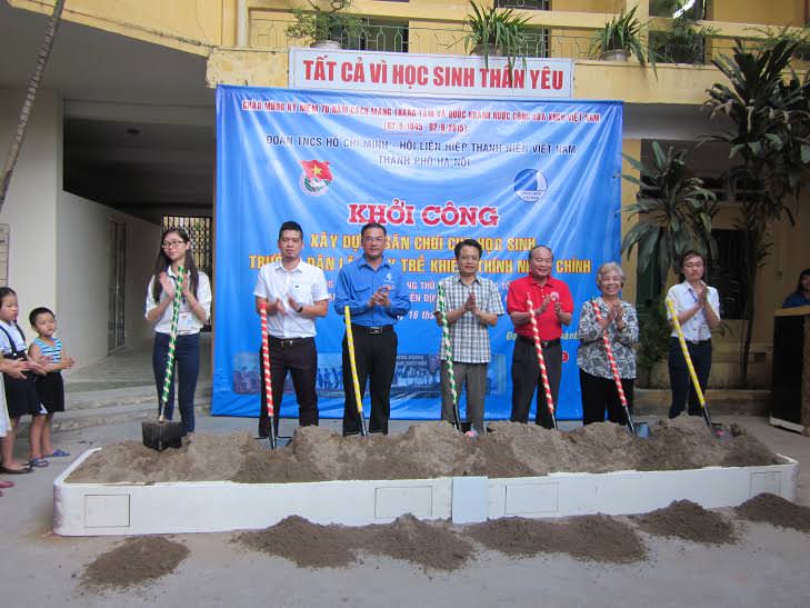 Tập đoàn SUNHOUSE xây dựng công trình sân chơi cho học sinh Trường Dân lập dạy trẻ khiếm thính Nhân Chính