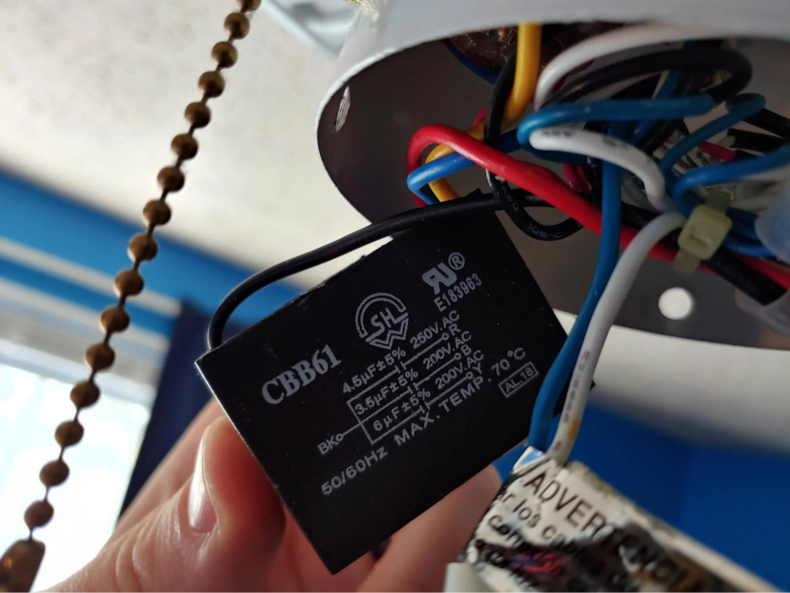 Quạt quay yếu và phát ra tiếng ù do tụ điện đã bị hỏng