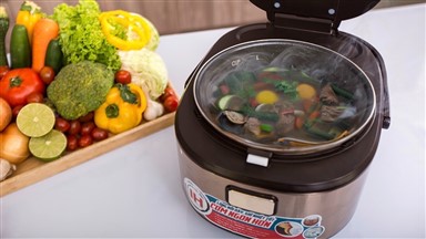 Cách nấu lẩu bằng nồi cơm điện nhanh chóng, hương vị đậm đà