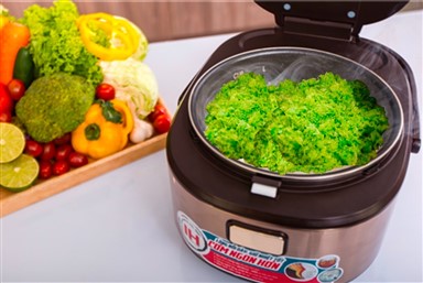 Hướng dẫn cách nấu xôi lá dứa bằng nồi cơm điện dẻo thơm, đẹp mắt